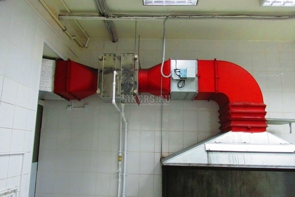 Для предотвращения воздуховодов от возгорания был установлен огнезащитный клапан, который автоматически отключается при повышении температуры, или по сигналу пожарной сигнализации